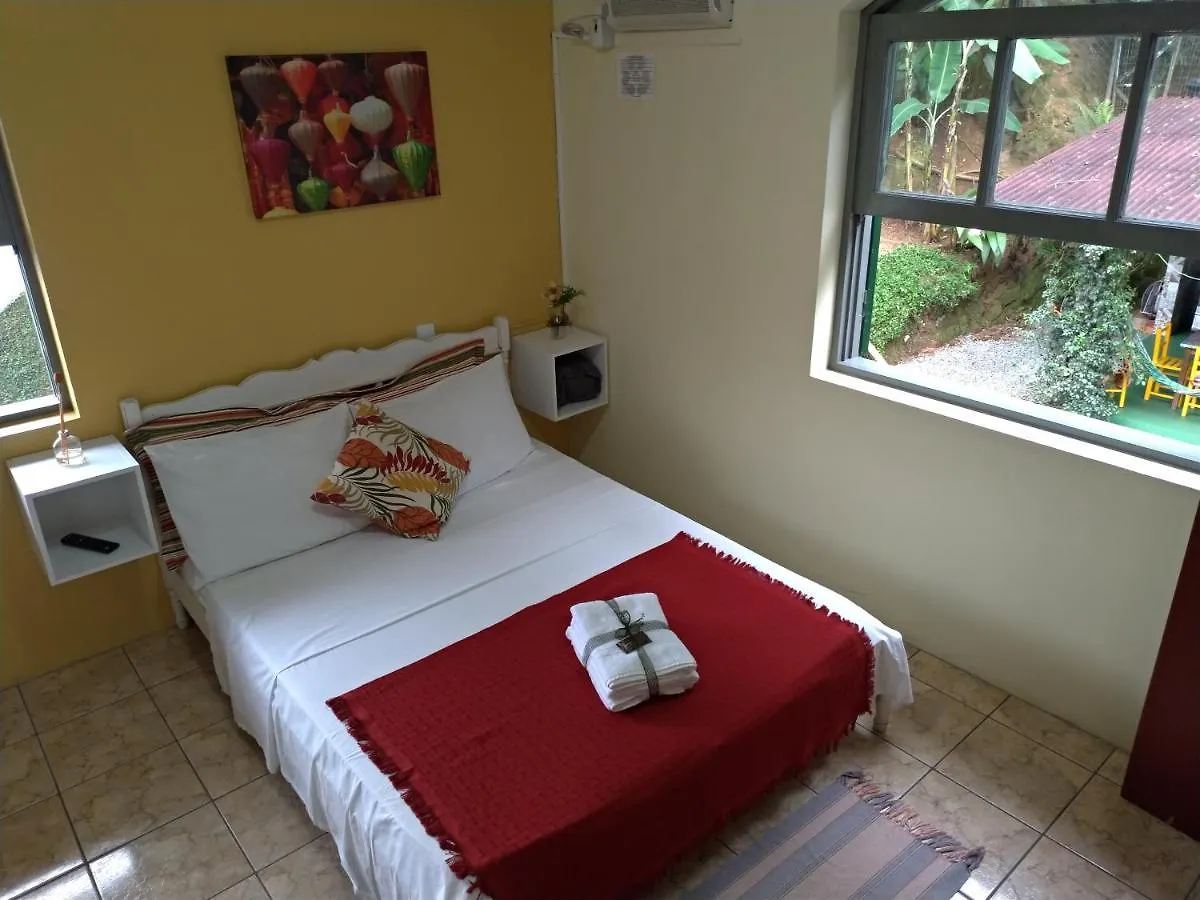 Joinville Hostel & Pousada אורחן