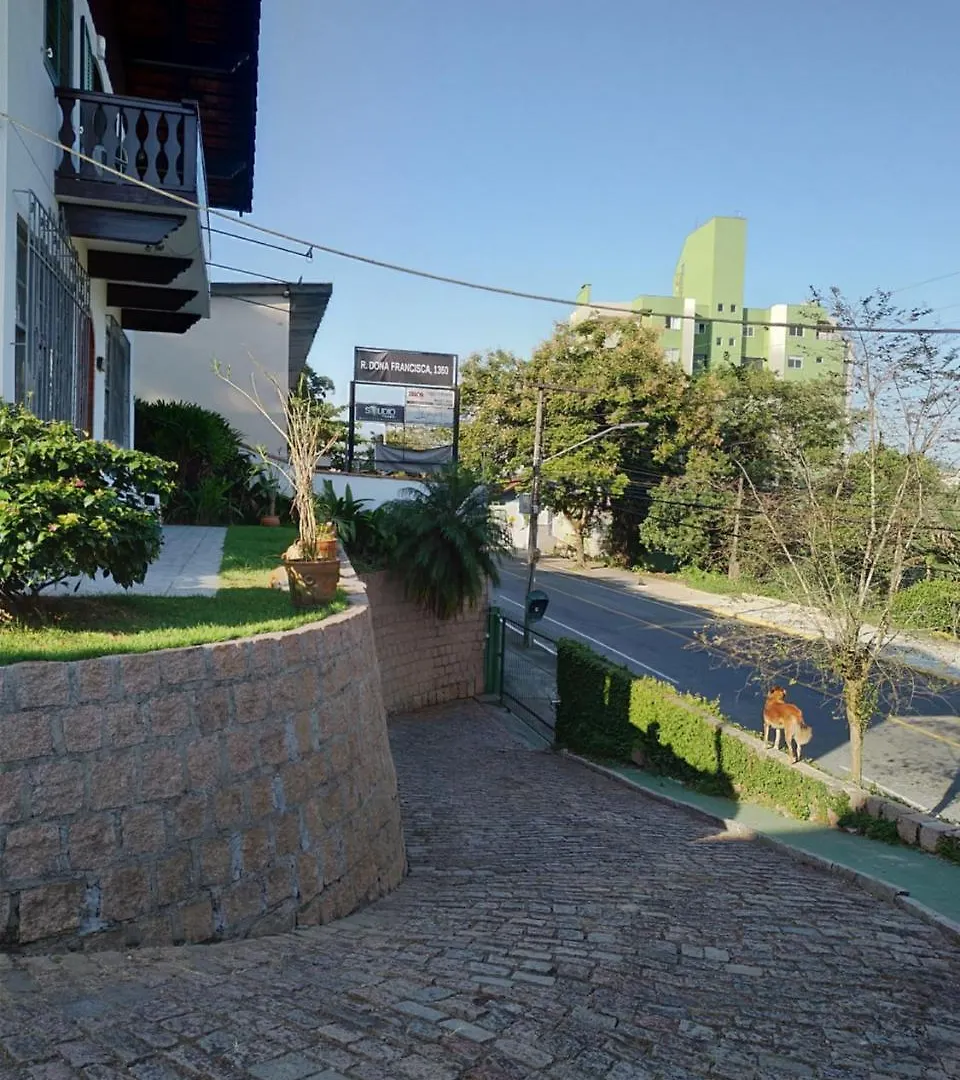אורחן Joinville Hostel & Pousada