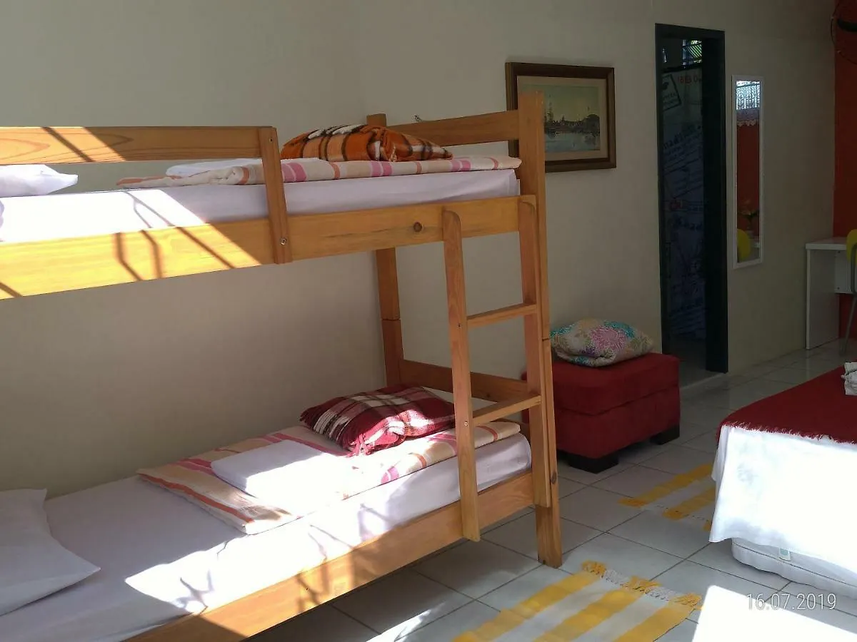 אורחן Joinville Hostel & Pousada